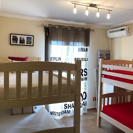 Apartamento Urbanizacion De Lujo En Primera Linea De Playa Isla Canela Exteriör bild