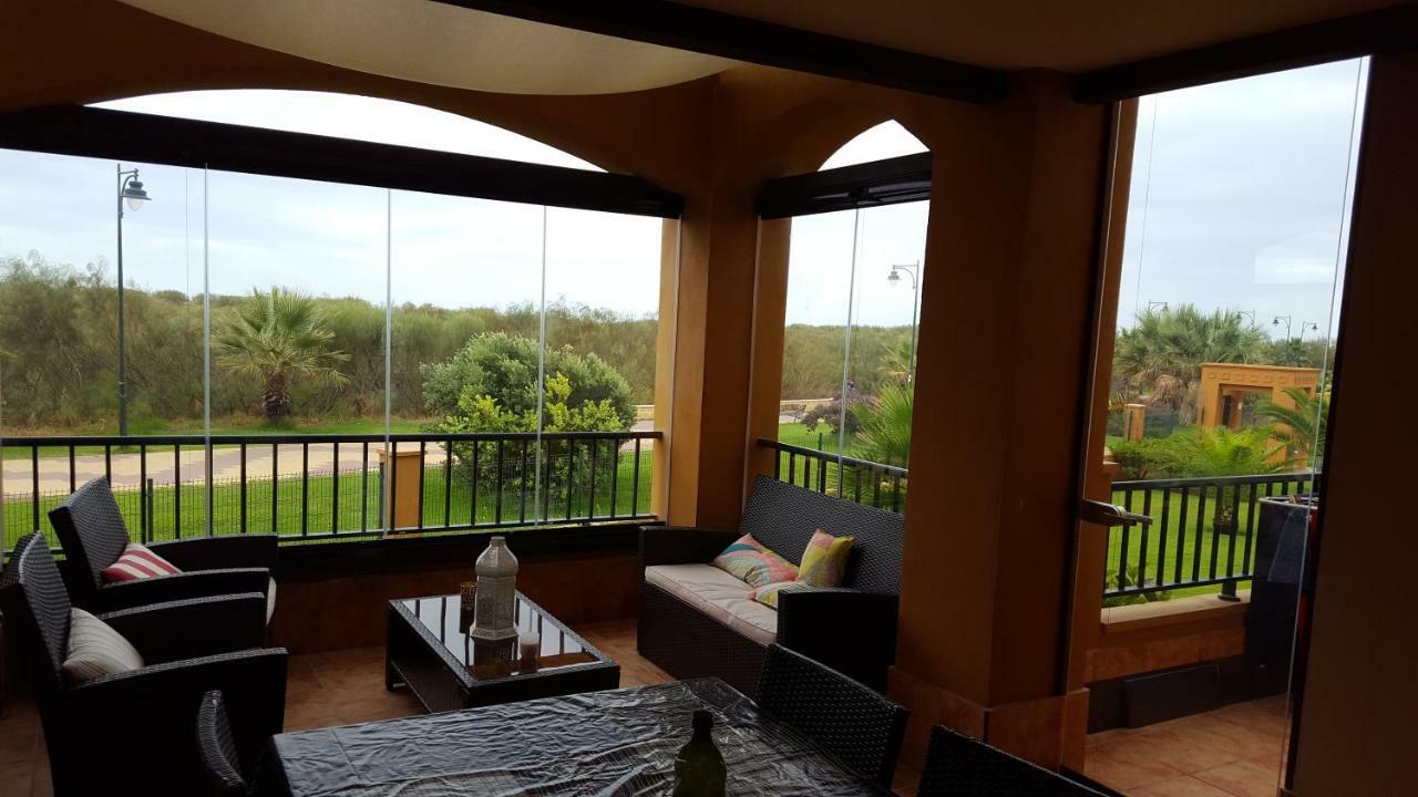 Apartamento Urbanizacion De Lujo En Primera Linea De Playa Isla Canela Exteriör bild